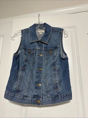 Sz S Loft medium-wash denim vest turndown collar and brass tone button front.